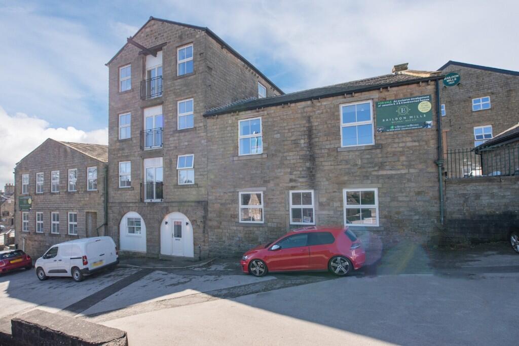 North Gate, BD17