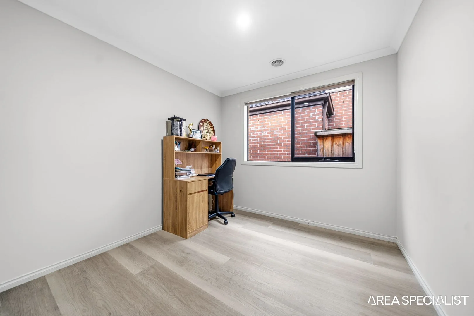 Additional image 13 of 8 Dalziell Crescent, Cranbourne North VIC 3977