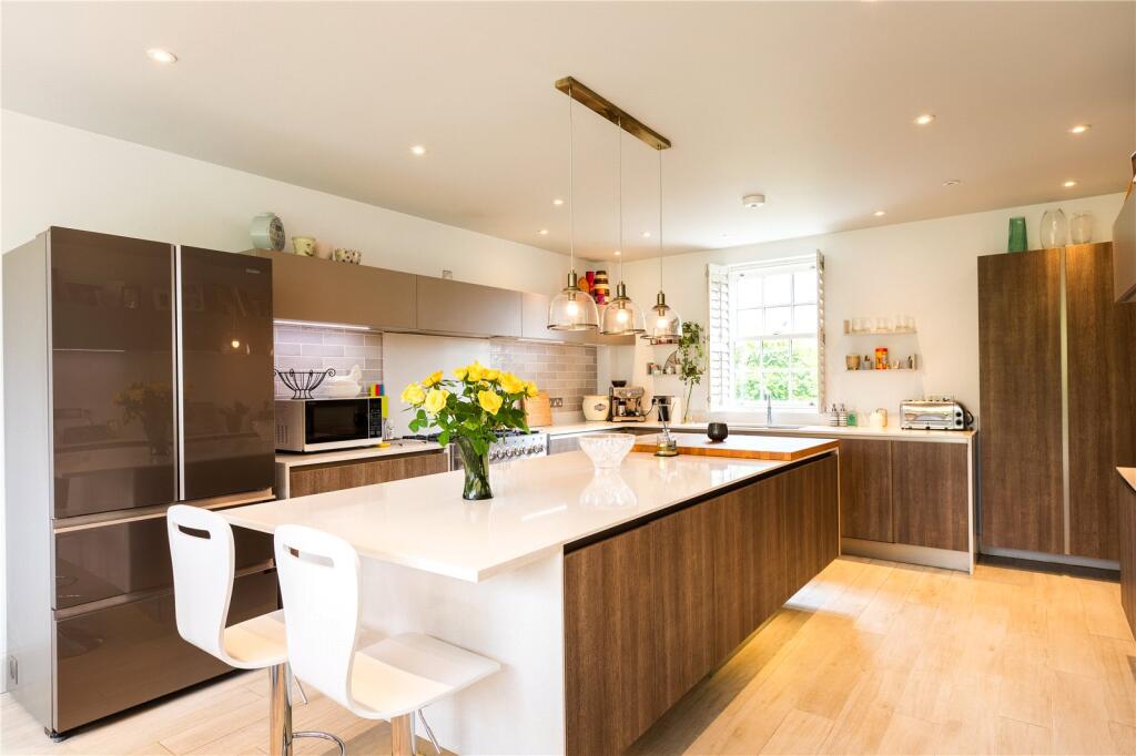 Five Bedroom Detached House in Butleigh photo 4