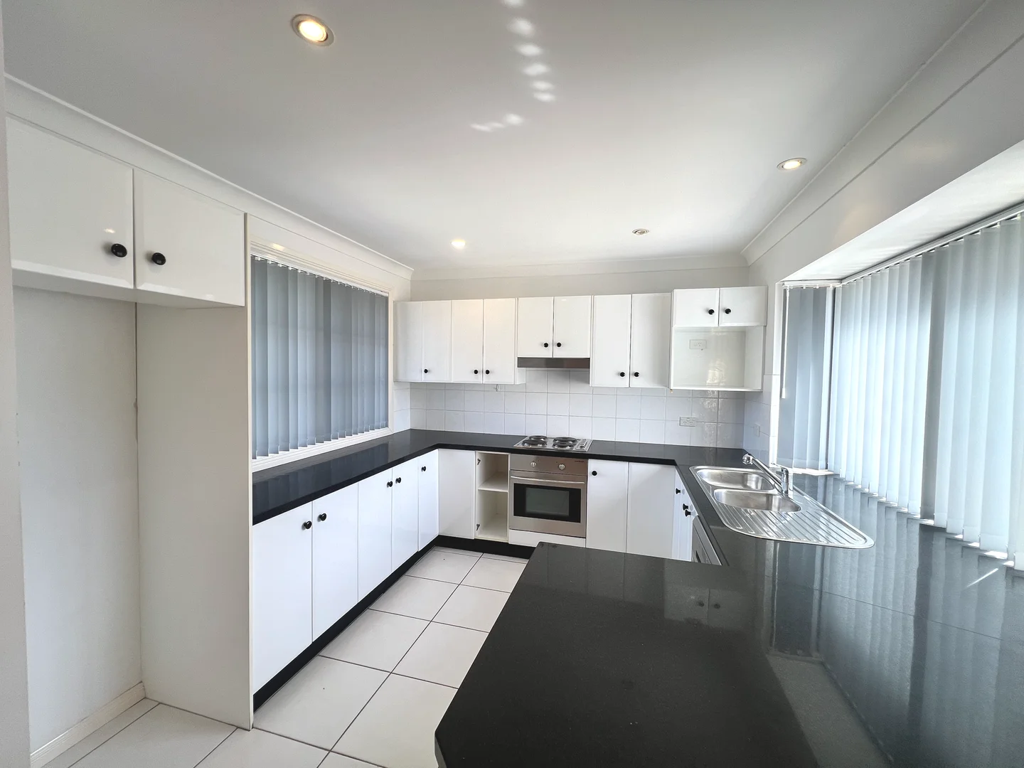 Additional image 3 of 3/2-4 Lake Street, Budgewoi NSW 2262