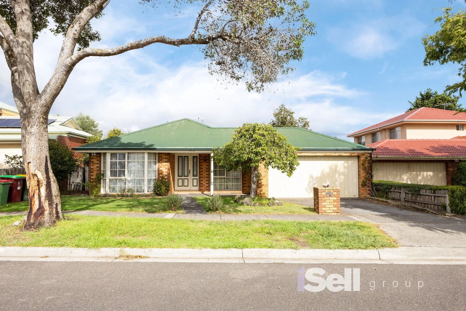 33 Hedgeley Drive, Berwick VIC 3806