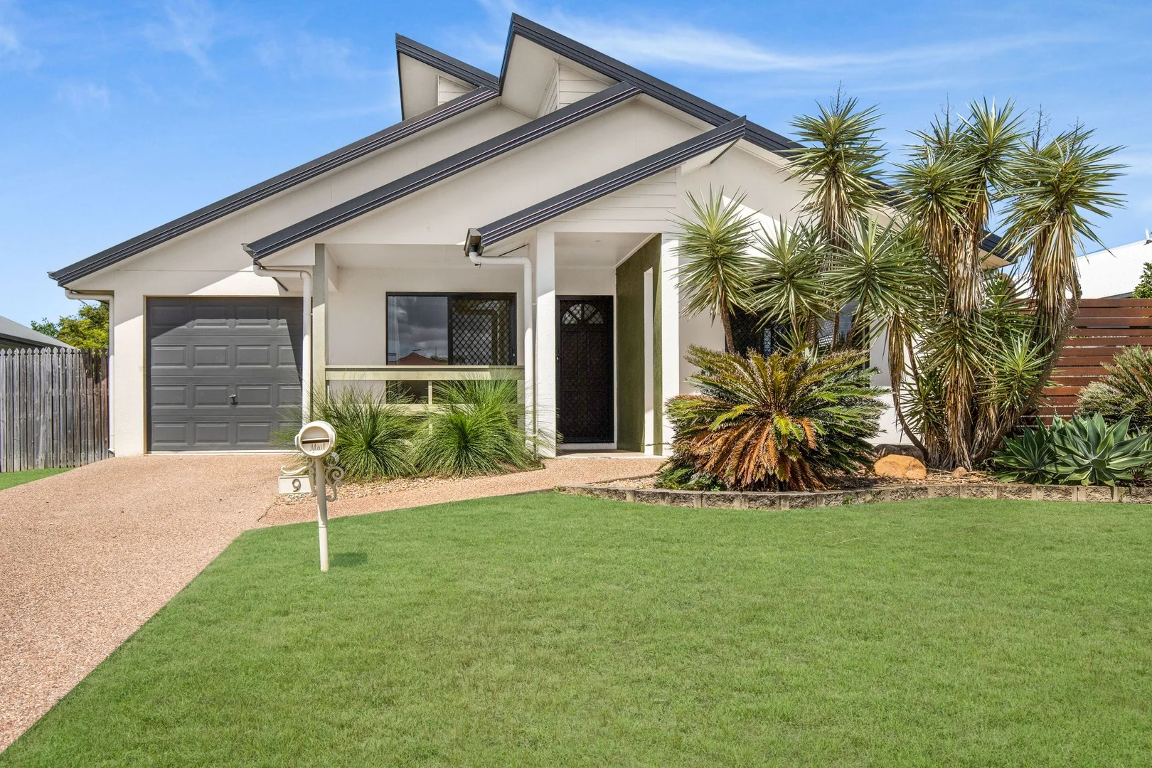 9 Wexford Crescent, Mount Low QLD 4818