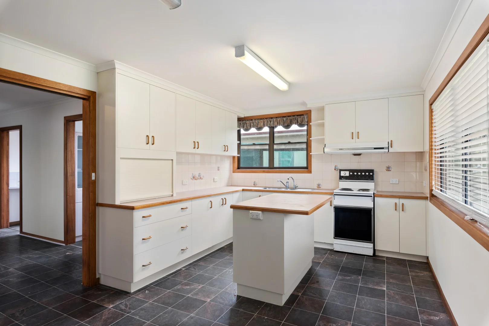 Additional image 2 of 451 Ebden Street, South Albury NSW 2640
