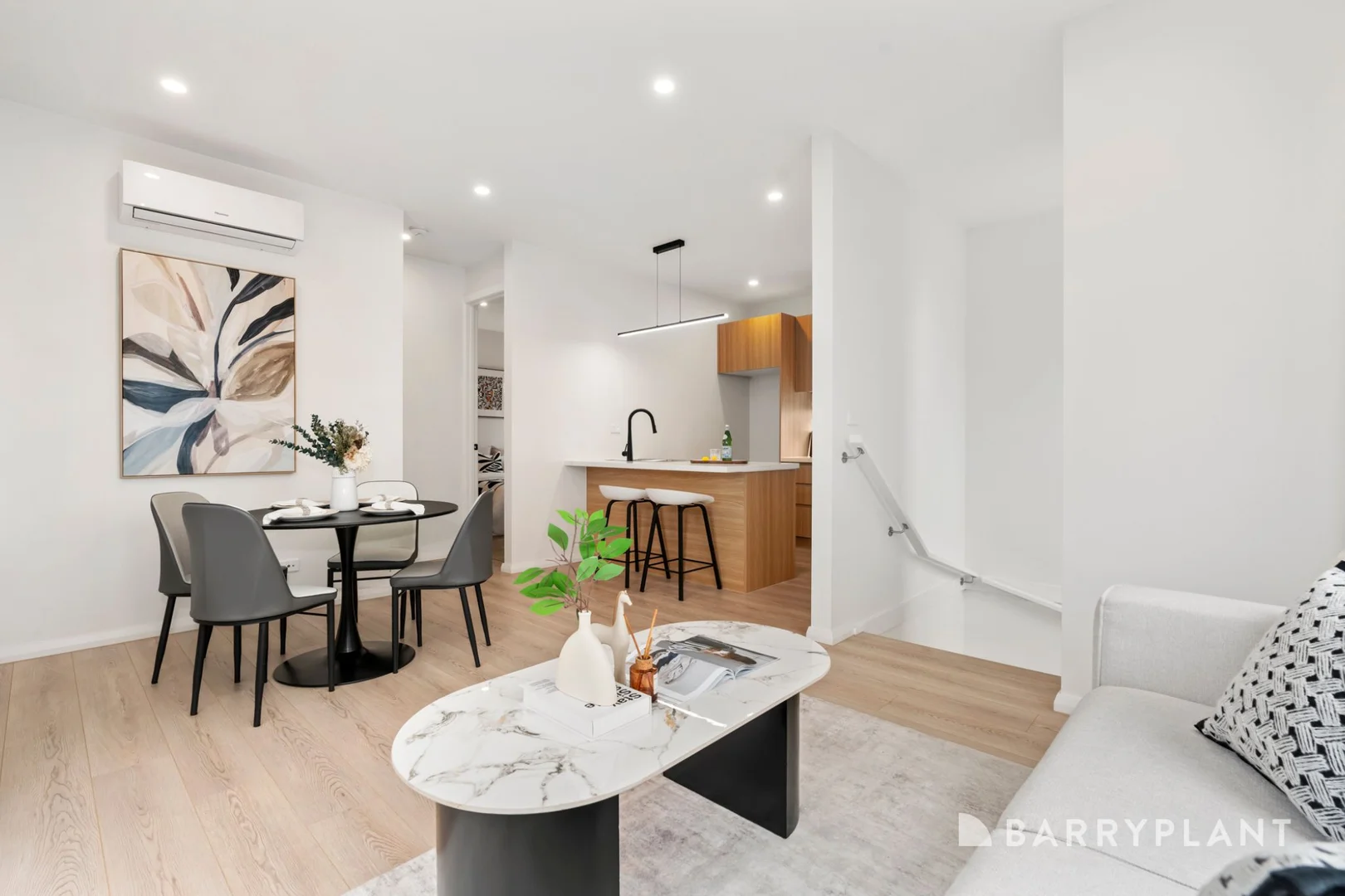 1/230 Hull Road, Mooroolbark VIC 3138 photo 4