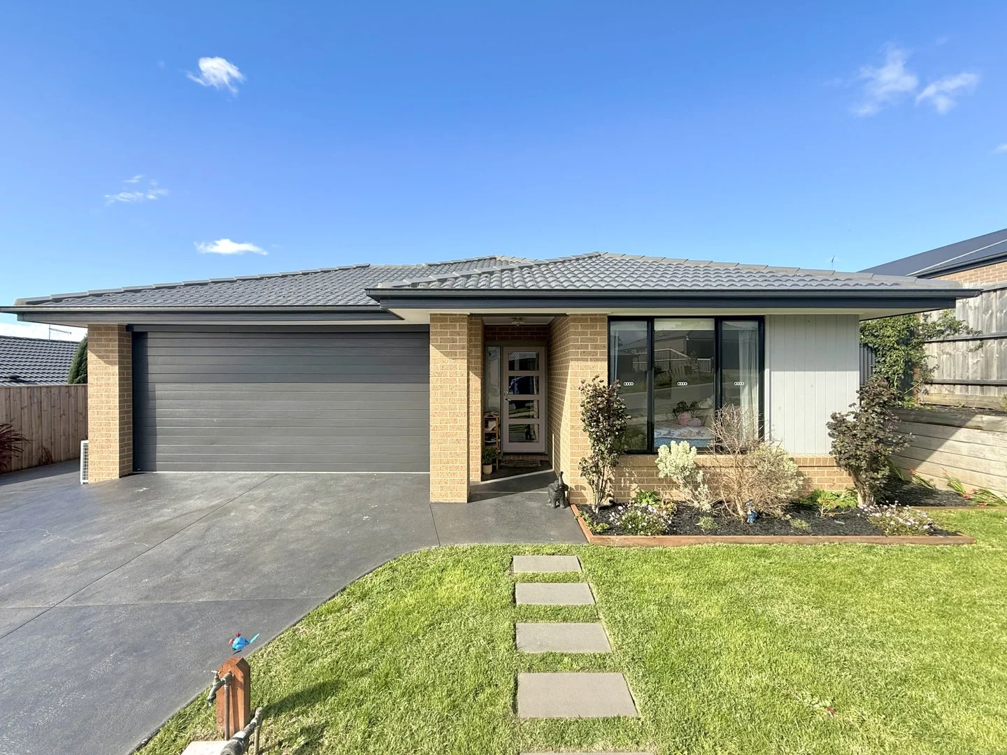 12 County Drive, Drouin VIC 3818