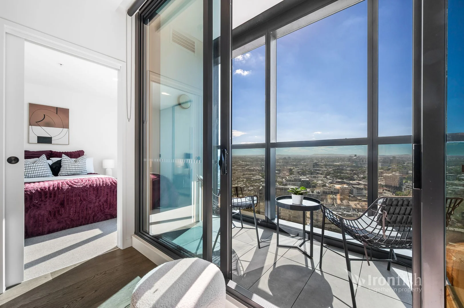 2402/105 Batman Street, West Melbourne VIC 3003 photo 4