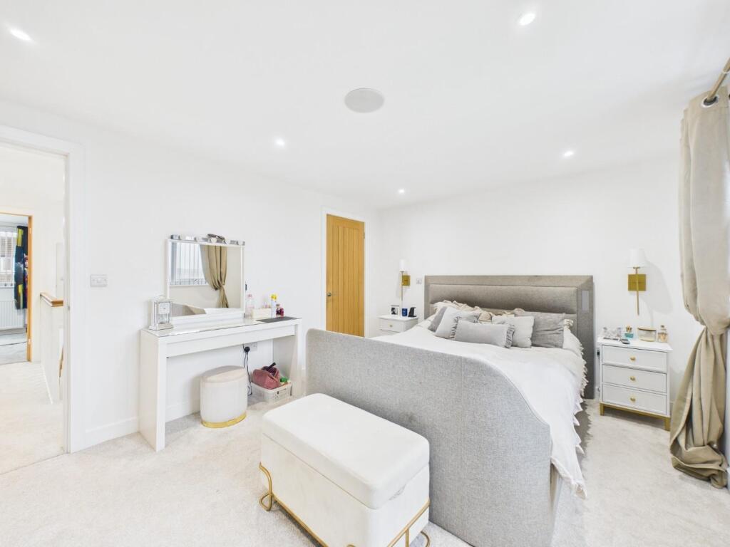 Additional image 13 of West View Close, Shipley