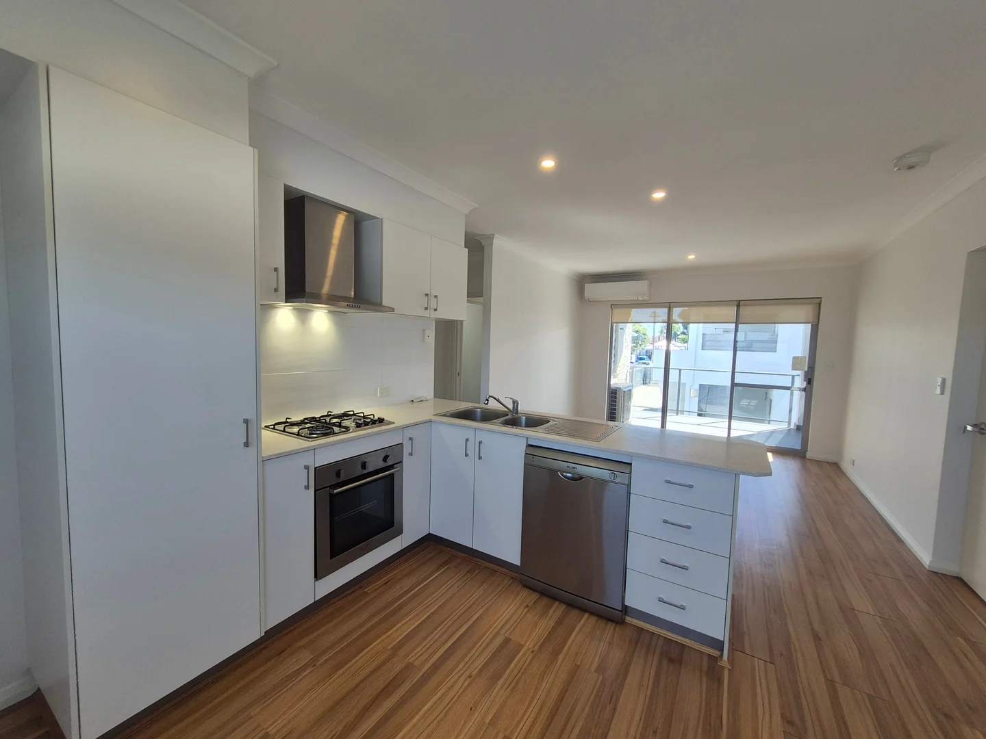 Additional image 3 of unit 5/360 Hardey Road, Cloverdale WA 6105
