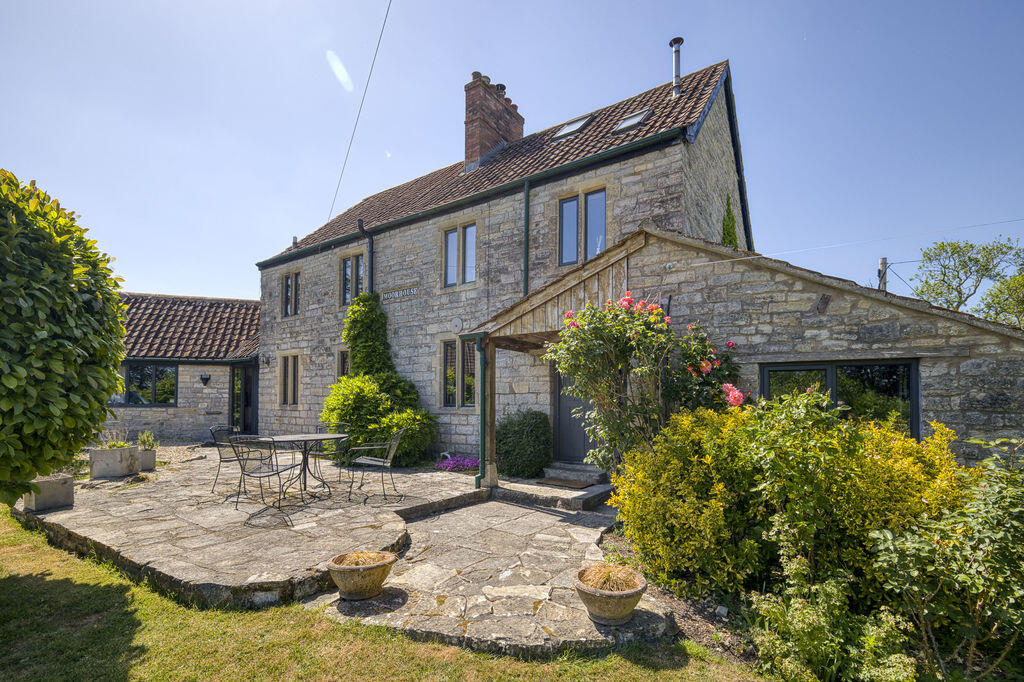 Stylish period house in a rural location on the edge of Butleigh 