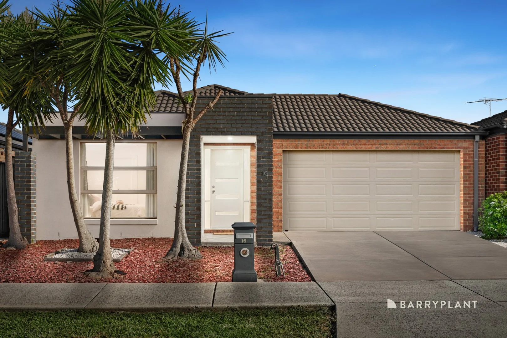 16 Jezwing Avenue, South Morang VIC 3752