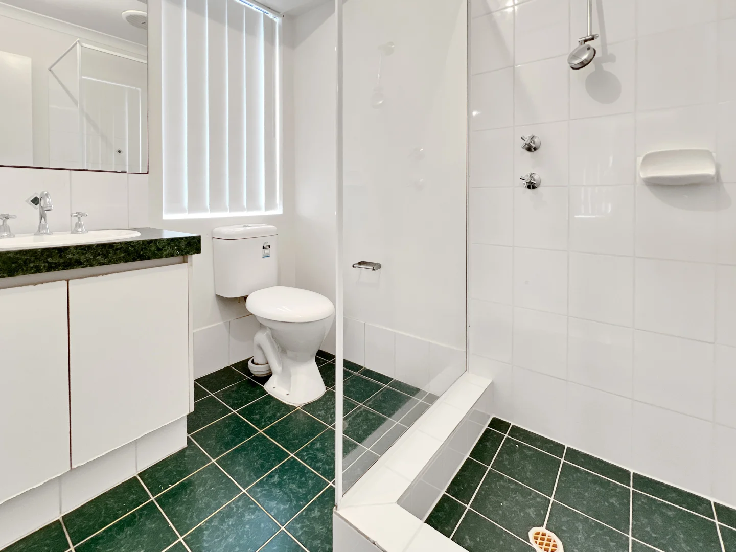 59 Parkland Dr, Warnbro WA 6169 photo 4