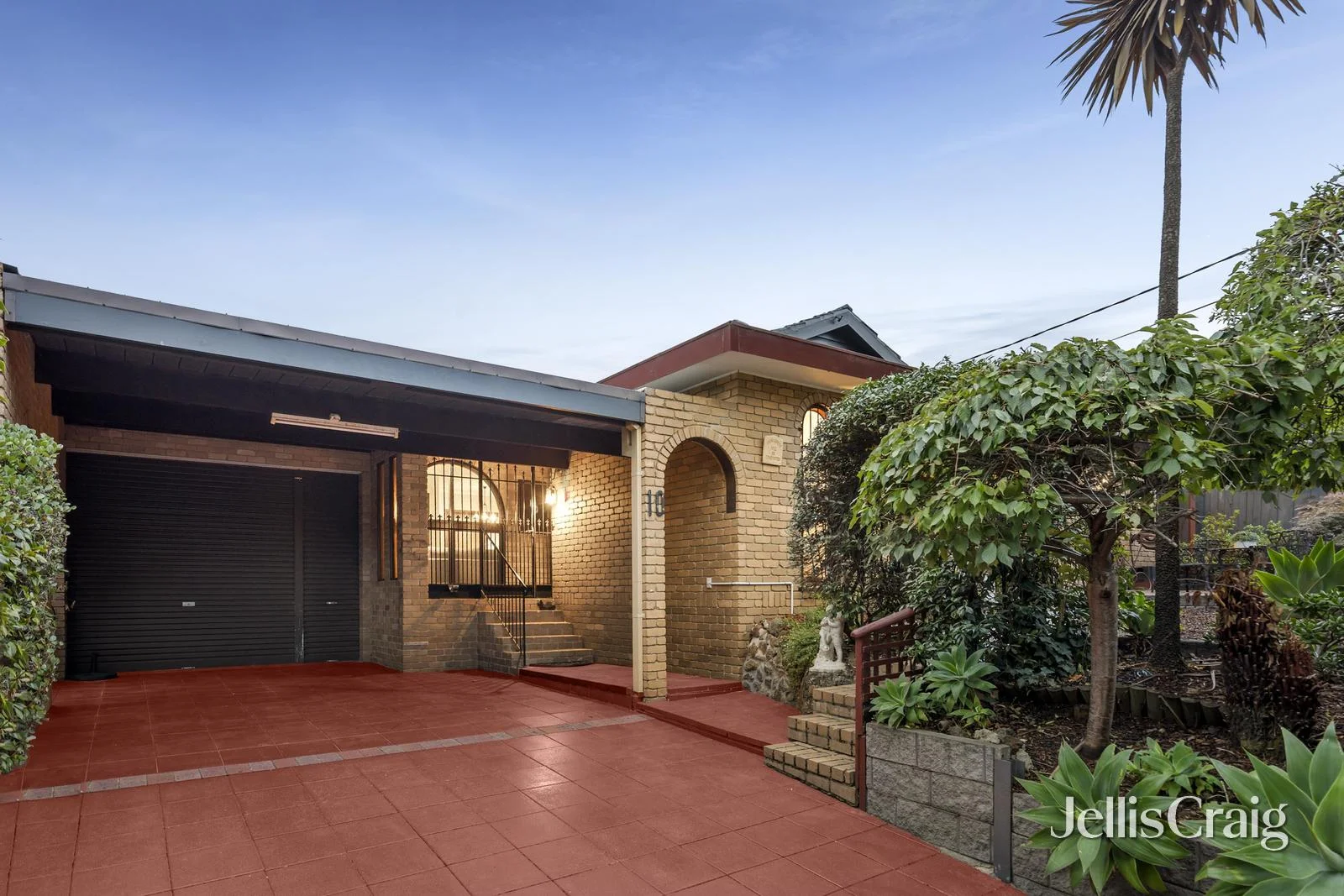 10 Nestan Drive, Ringwood VIC 3134