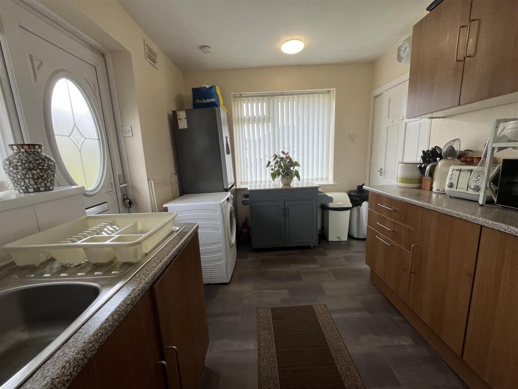 Additional image 3 of Lowfield Close, Low Moor, Bradford
