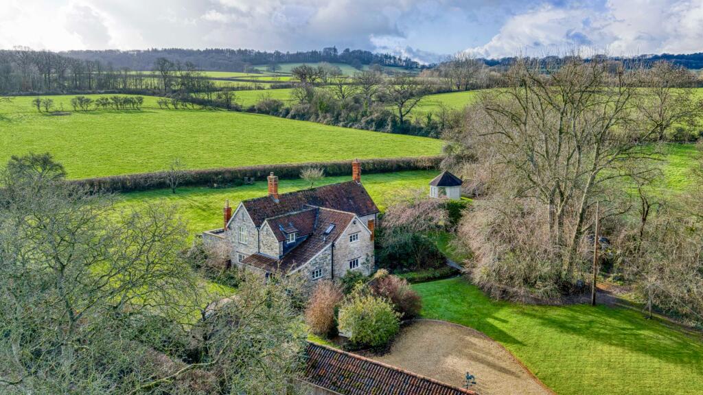 Rural hamlet between Glastonbury and Castle Cary