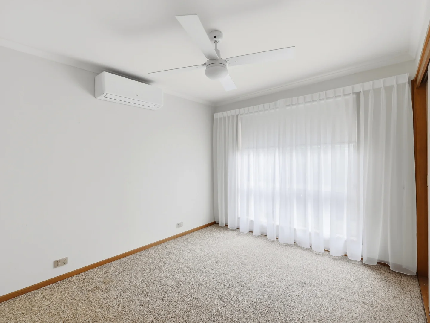 2/8 Simpson Street, Bacchus Marsh VIC 3340 photo 4