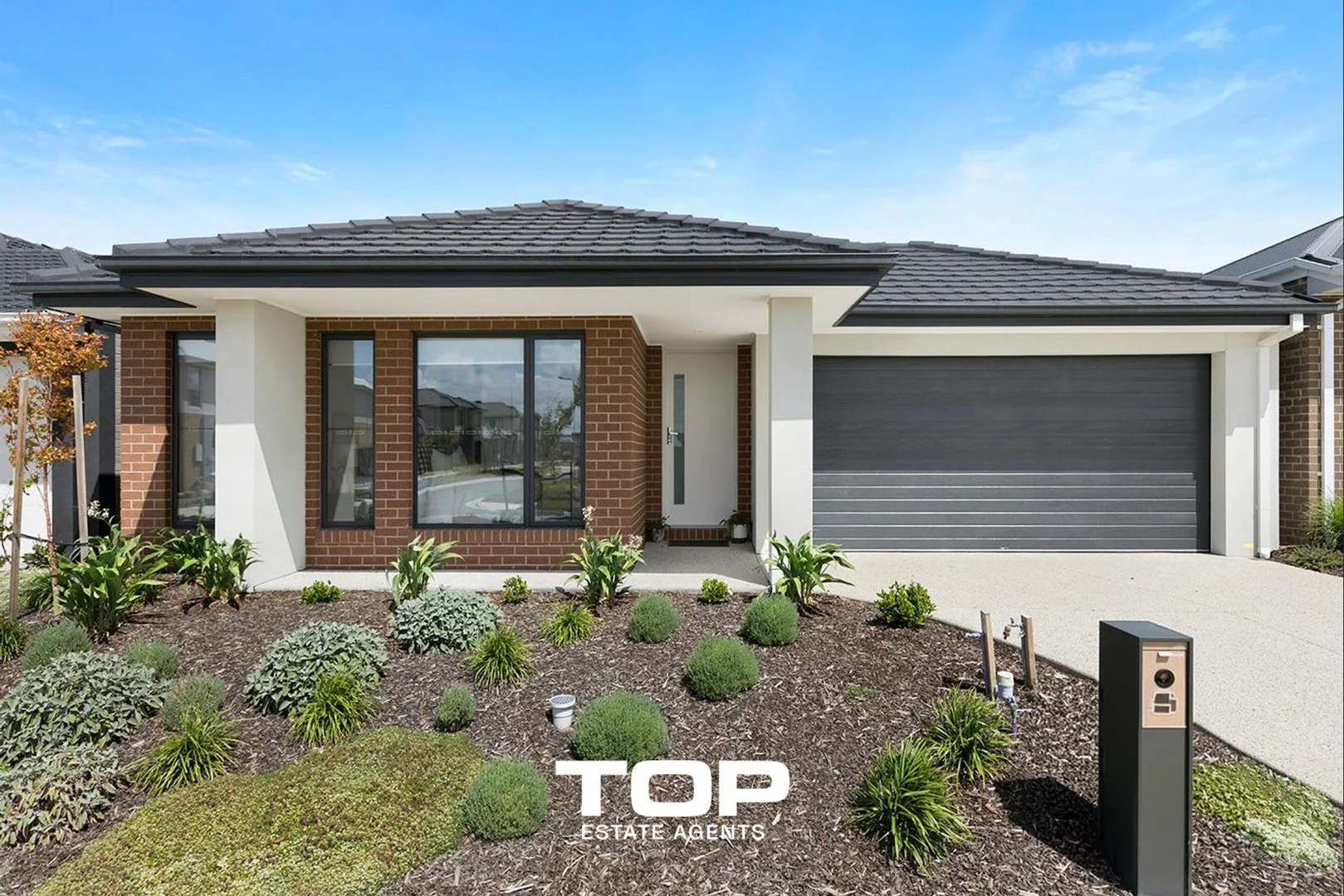 9 Choir Street, Clyde North VIC 3978
