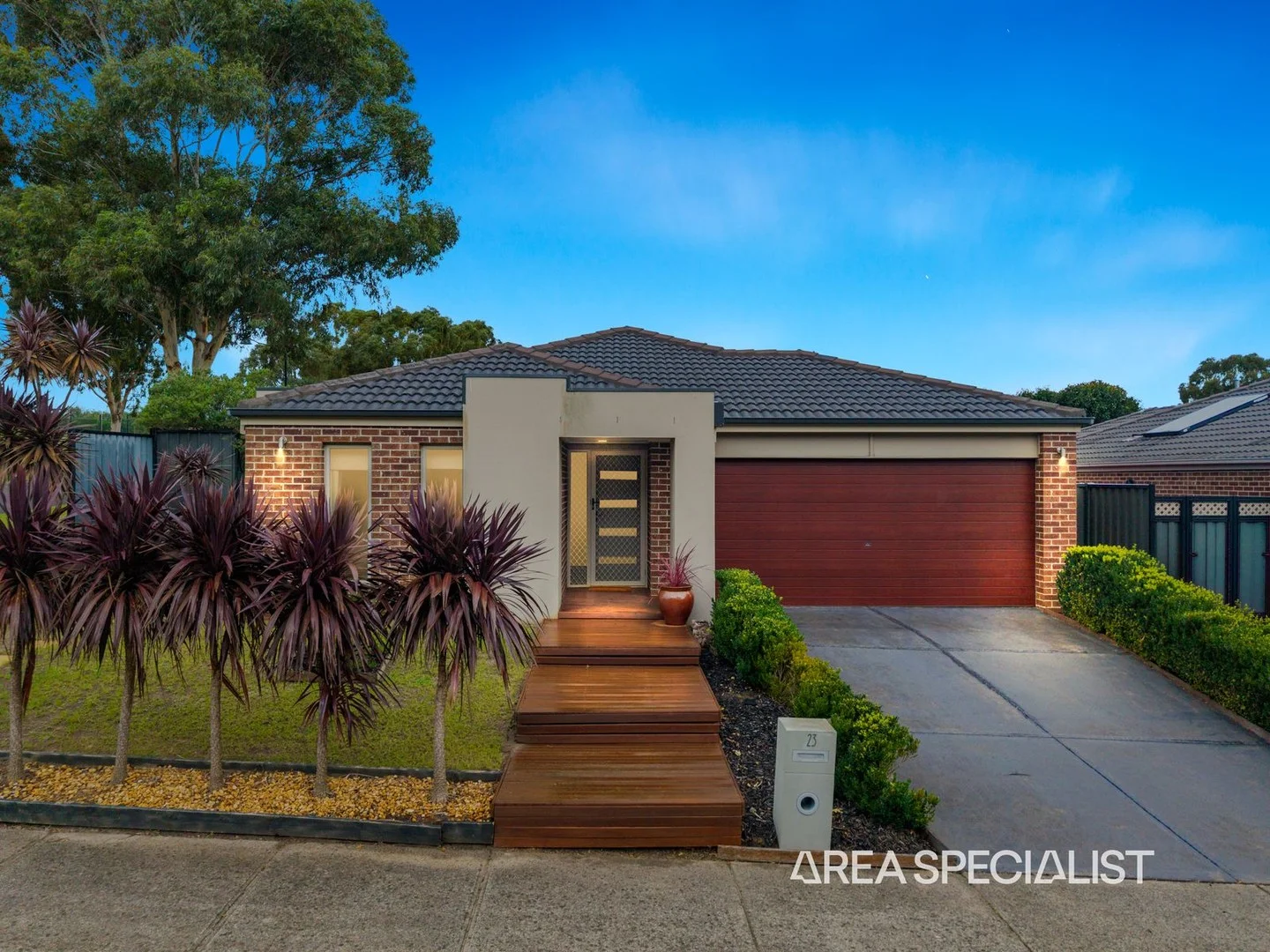 23 Half Moon Crescent, Pakenham VIC 3810