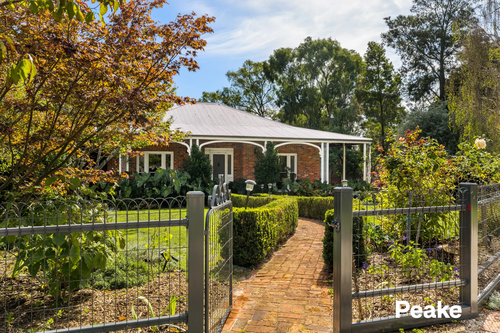 Additional image 16 of 2 Burr Hill Court, Berwick VIC 3806