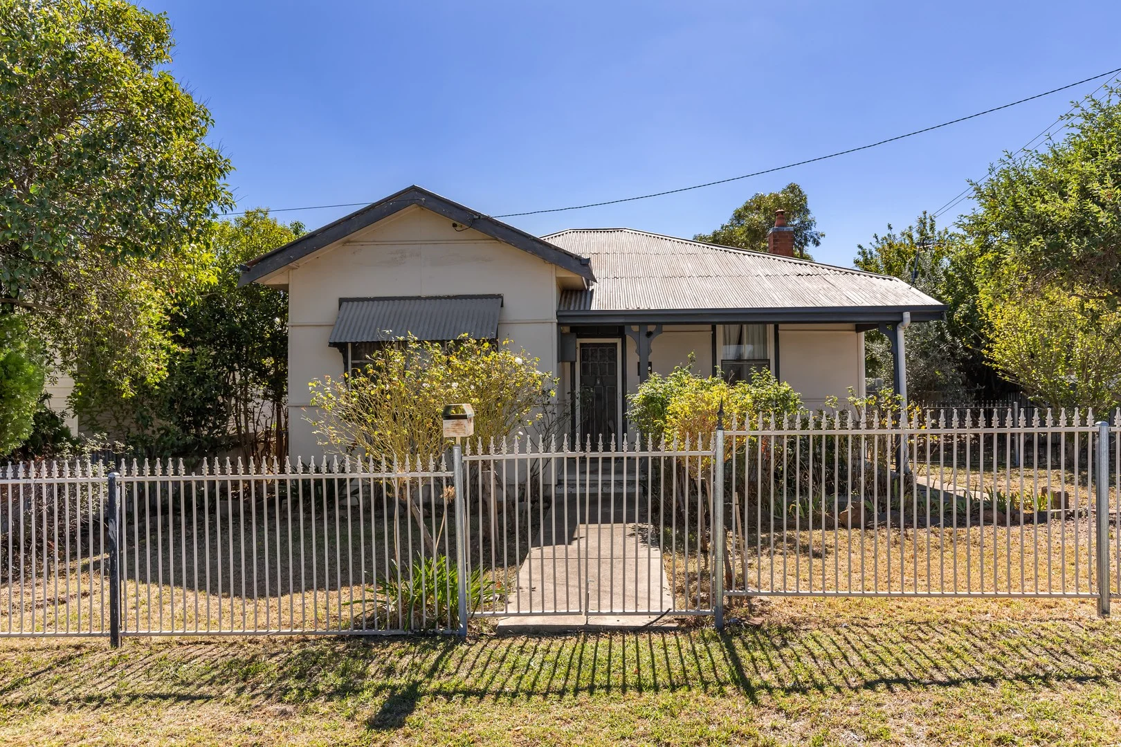 26 Elizabeth Street, Junee NSW 2663
