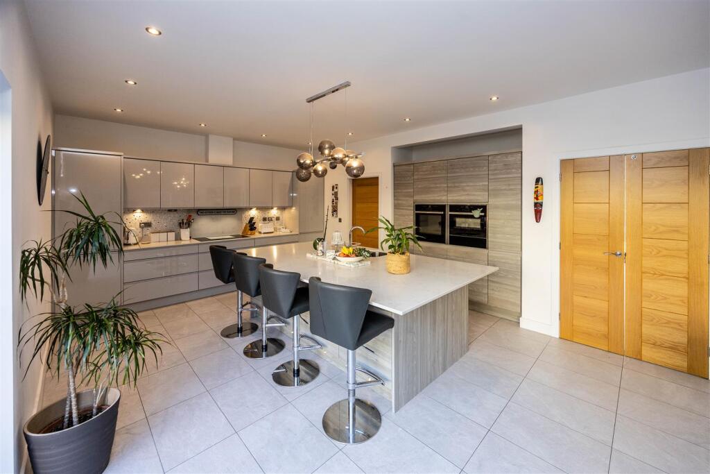 Snelsins Road, Cleckheaton photo 5