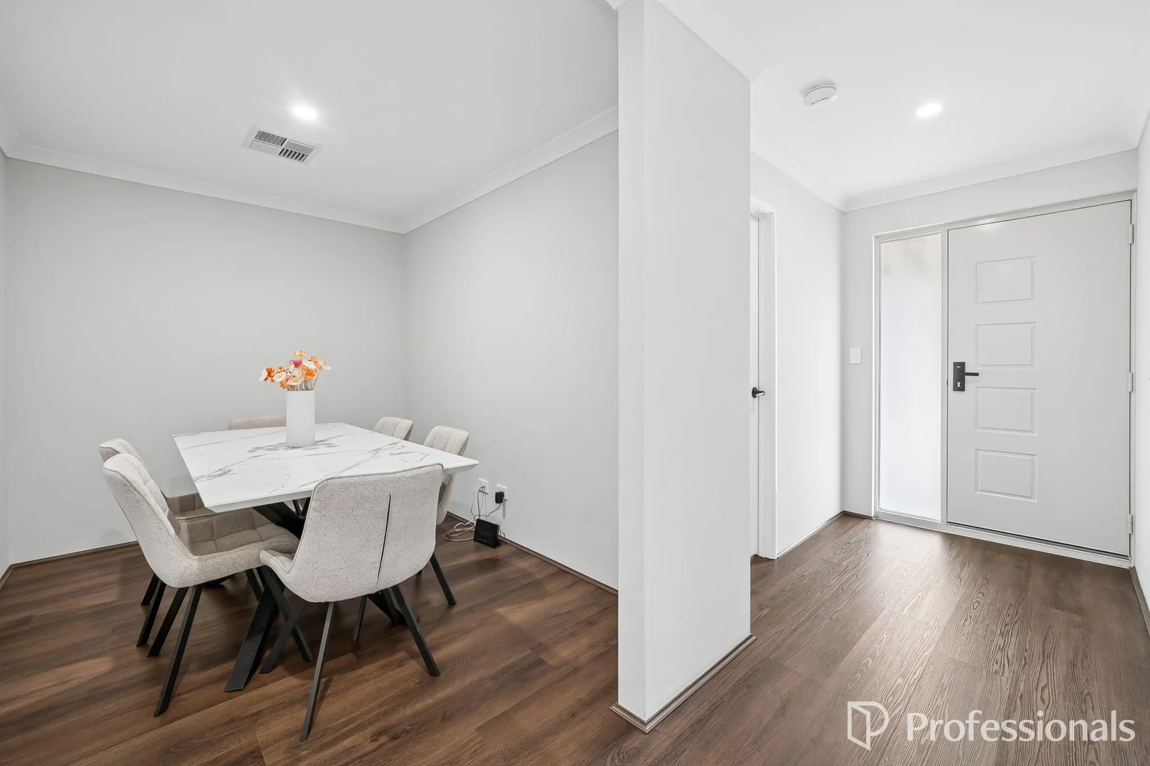 28 Partridge Bend, Byford WA 6122 photo 4