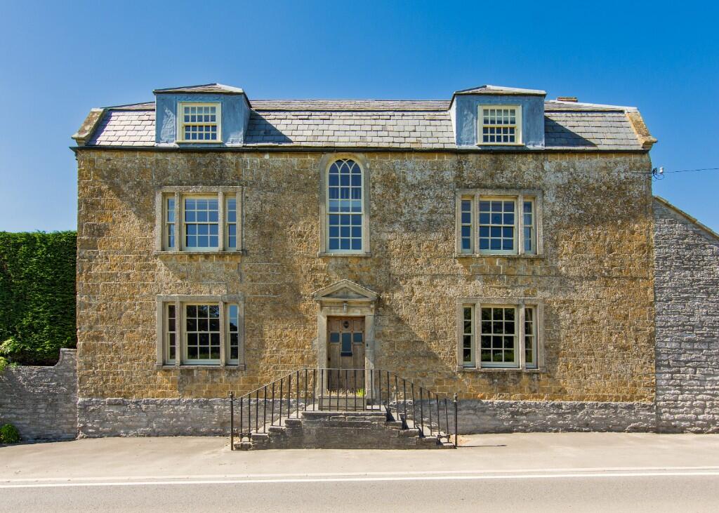 Lovington, Castle Cary, Somerset, BA7 7PP