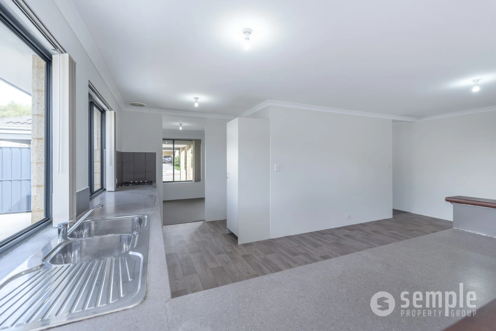 8 Madeira Turn, Byford WA 6122 photo 5