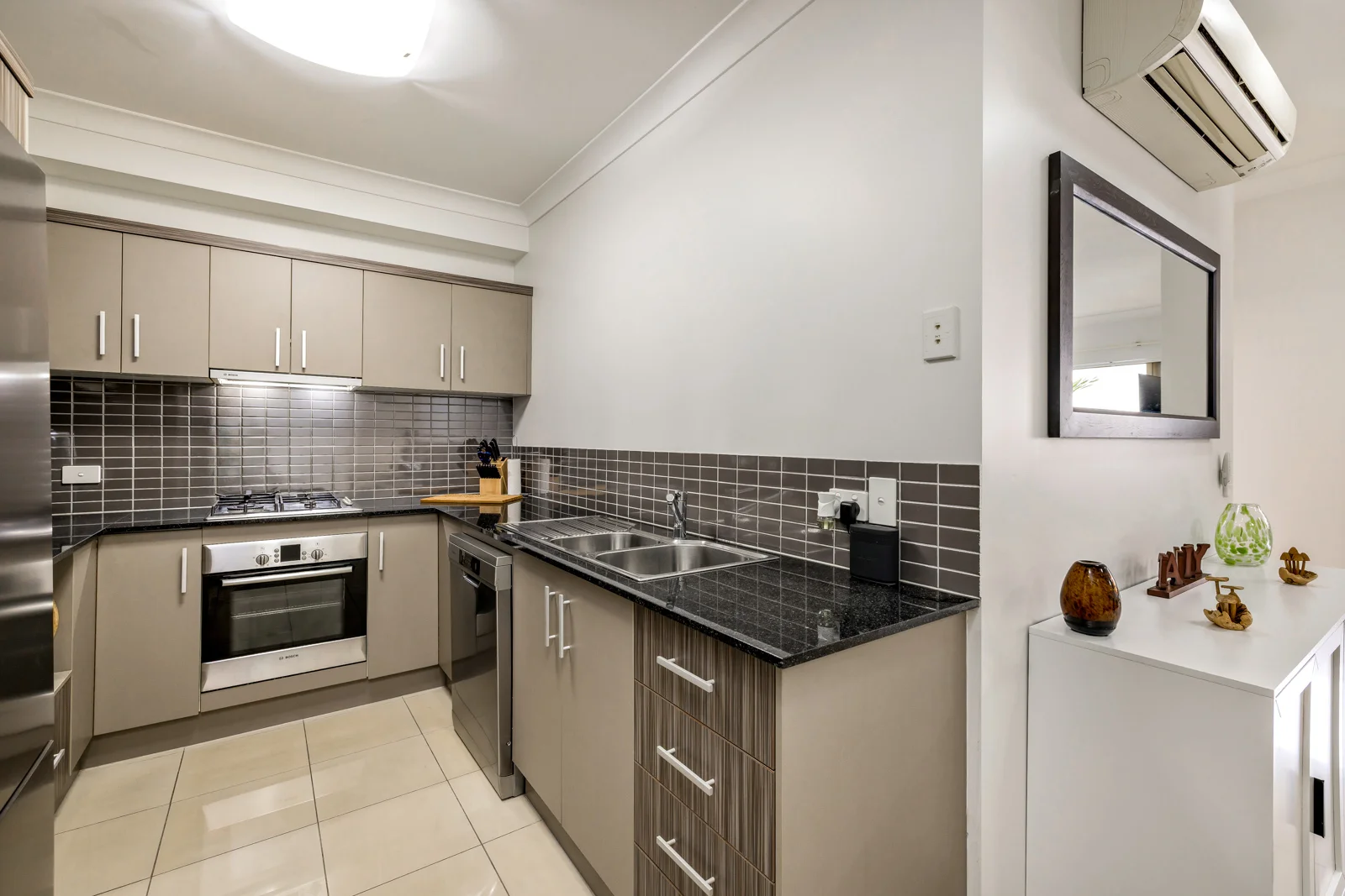 Additional image 2 of 1117/37-41 Mann Street, Westcourt QLD 4870