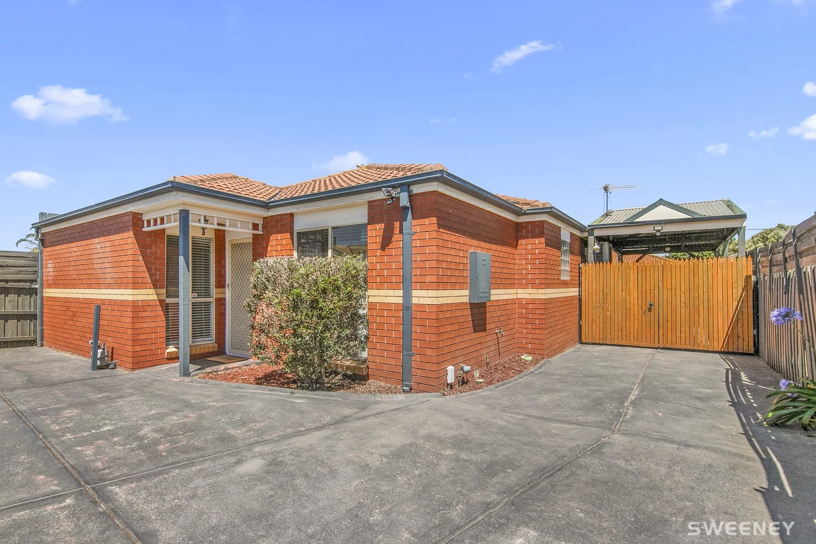 2/16 Carruthers Court, Altona Meadows VIC 3028