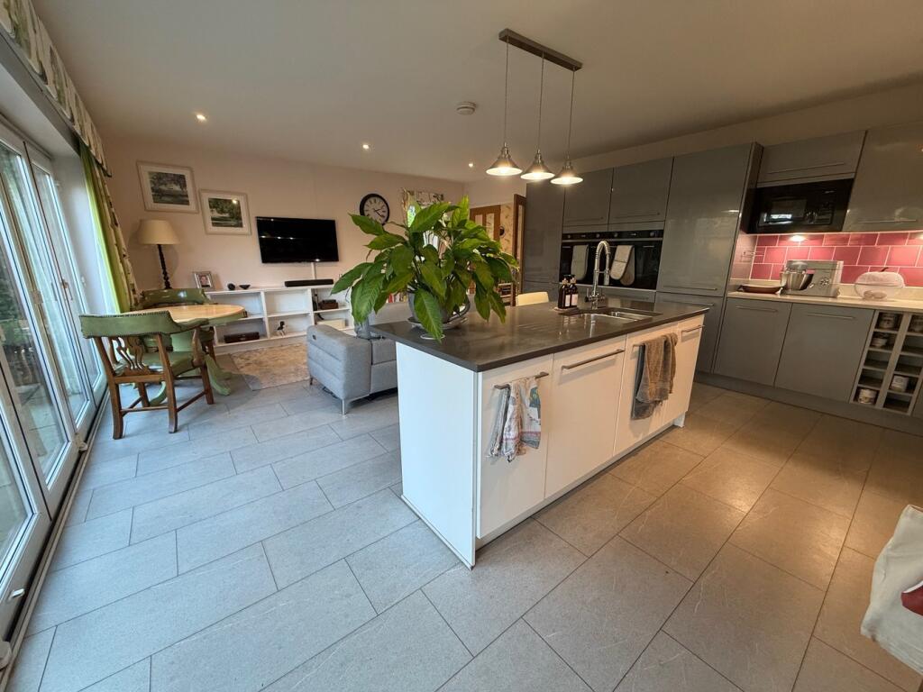 Additional image 3 of Gilstead Lane, Bingley, BD16