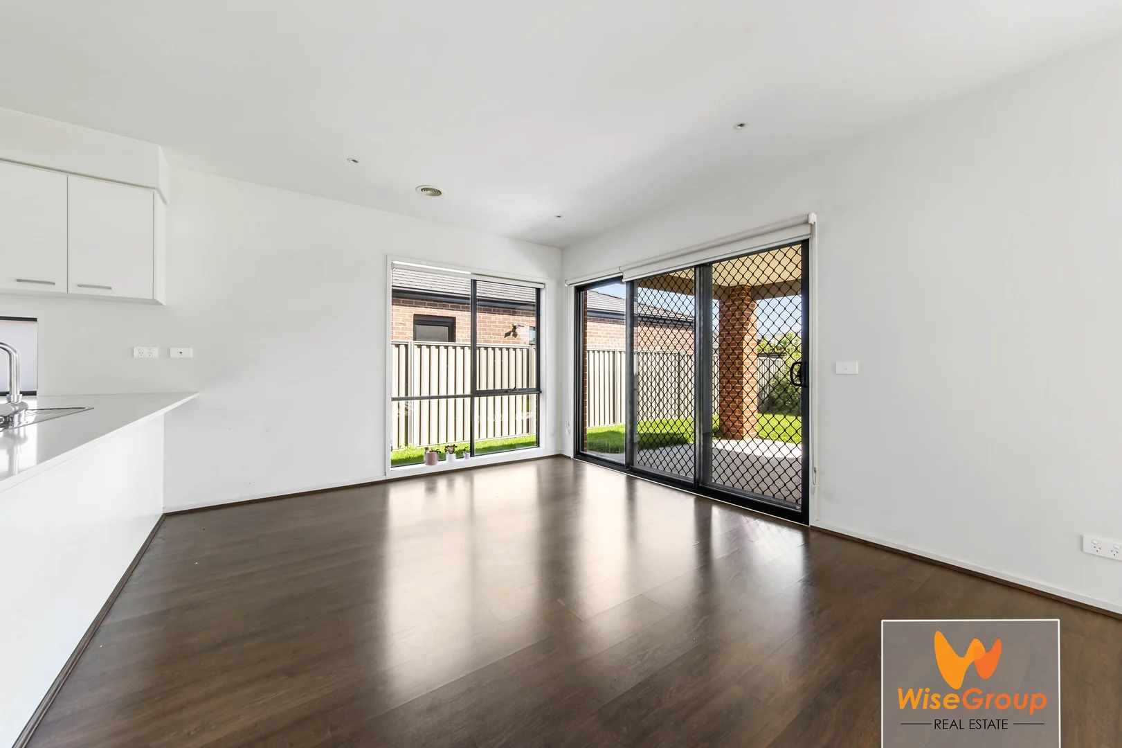 5 Blue Bush Way, Cranbourne East VIC 3977 photo 3