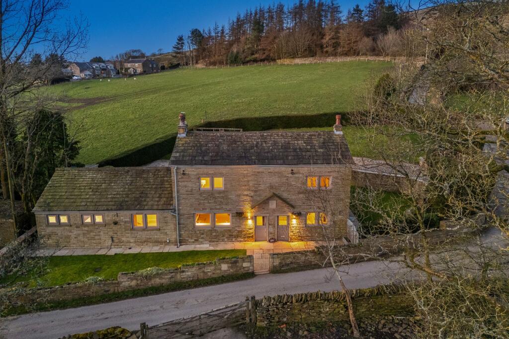 Additional image 5 of Hurst Lane, Rossendale, BB4 | 4/5 Bedroom Period Home With Stunning Views, Close to Rawtenstall