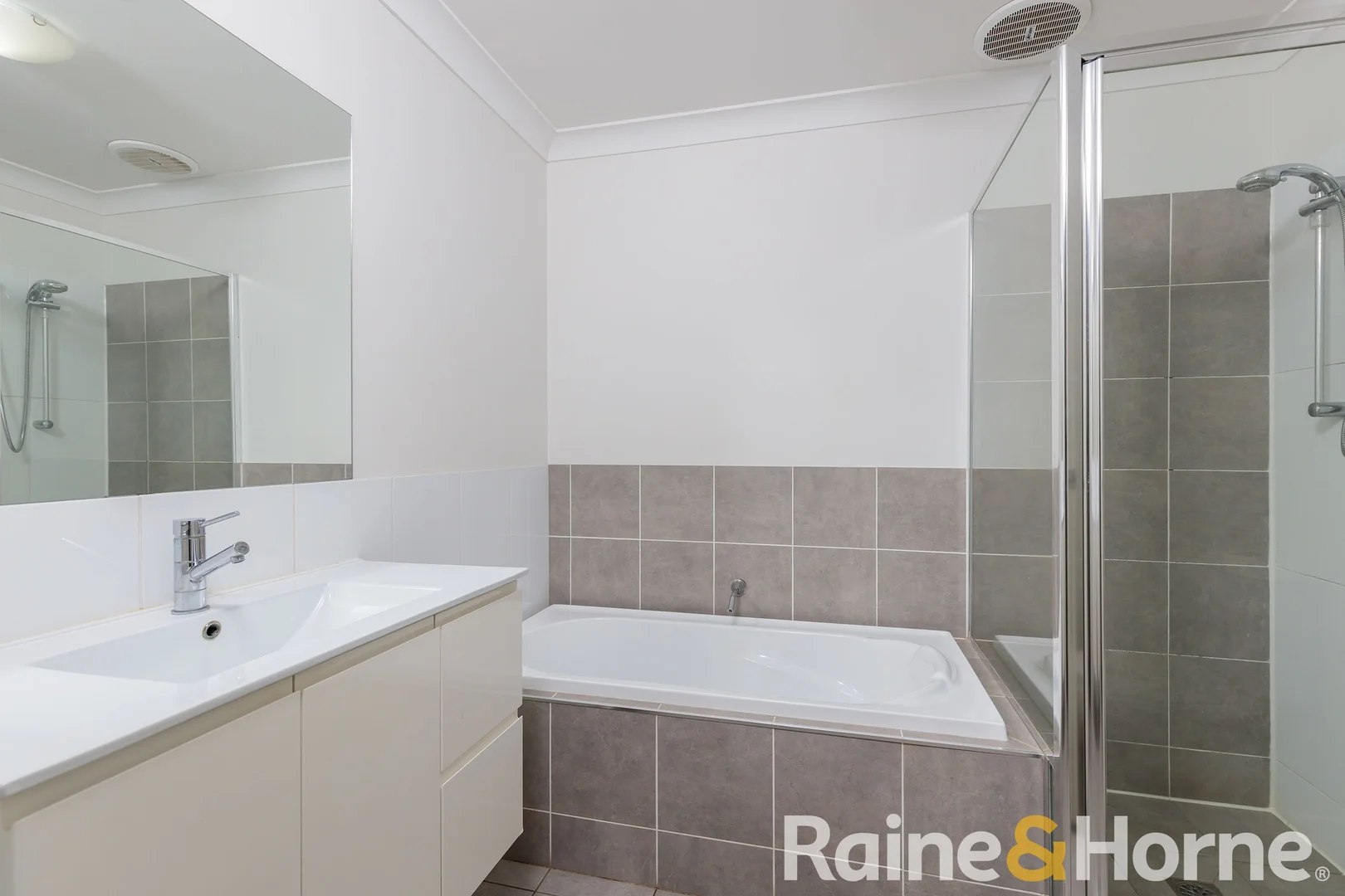 Additional image 9 of 17A Magnolia Boulevard, Dubbo NSW 2830