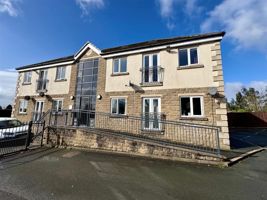Whitehall Road East, Birkenshaw, Bradford