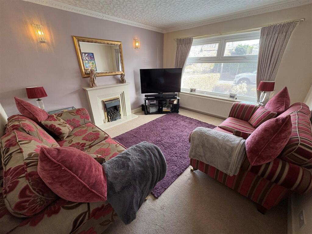Oakleigh Avenue, Clayton, Bradford photo 4