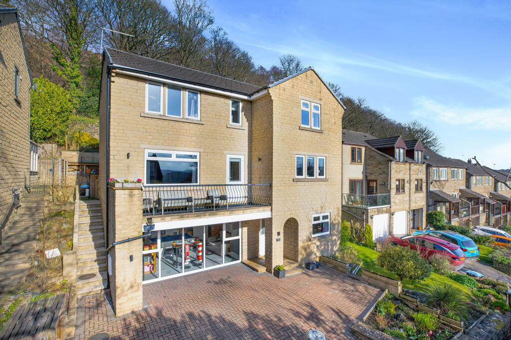 Moorbottom Lane, Bingley, BD16 4HA
