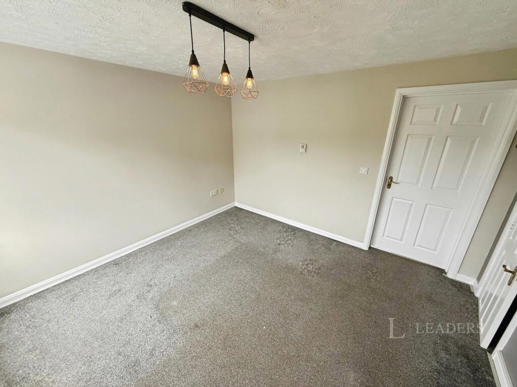 Lysander Way, Cottingley, BD16 photo 2