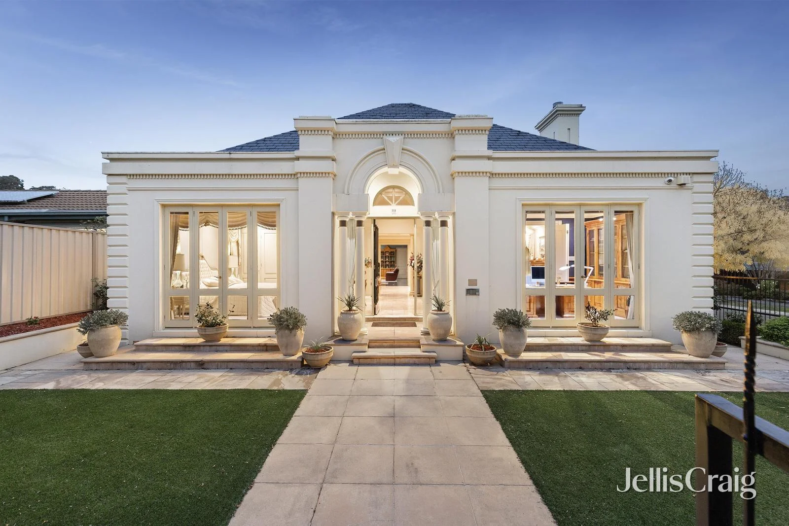 2 Lyric Court, Warranwood VIC 3134