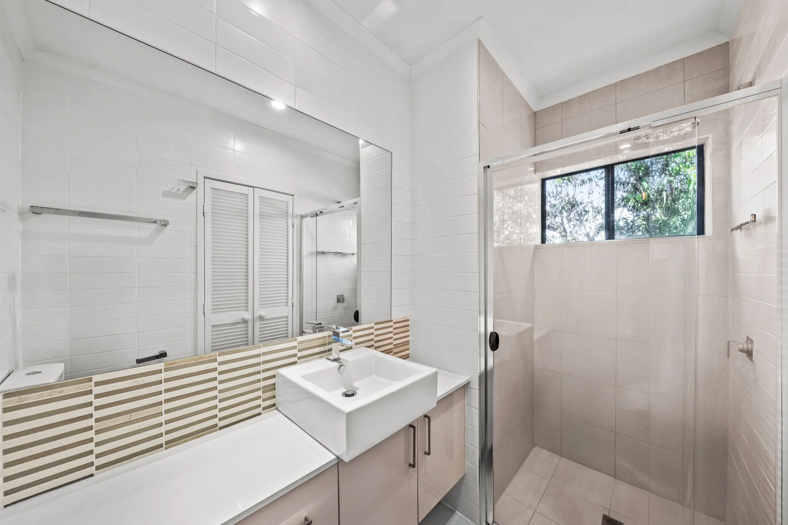 Additional image 8 of 11/10-16 Tarcoola Crescent, Chevron Island QLD 4217