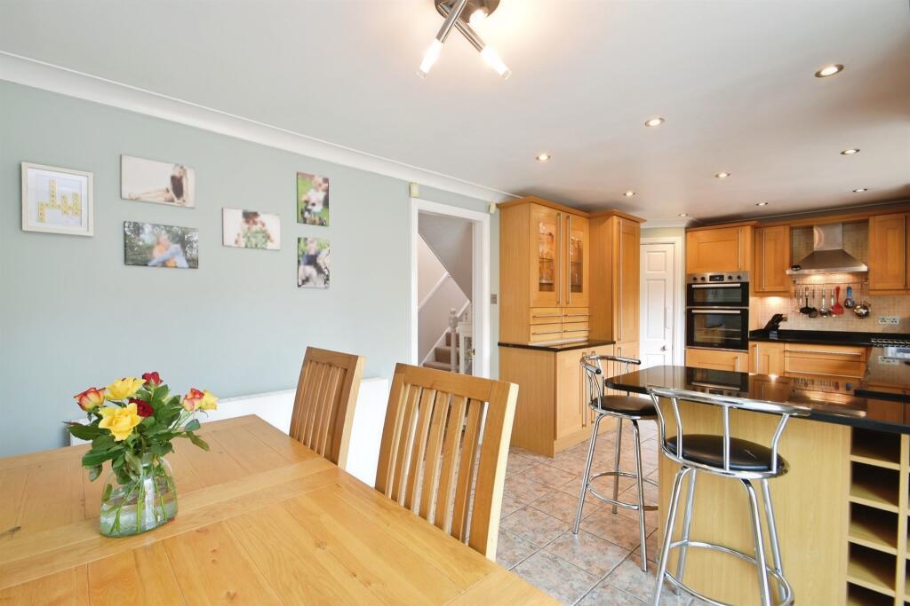 Rowantree Avenue, Baildon, Shipley photo 2