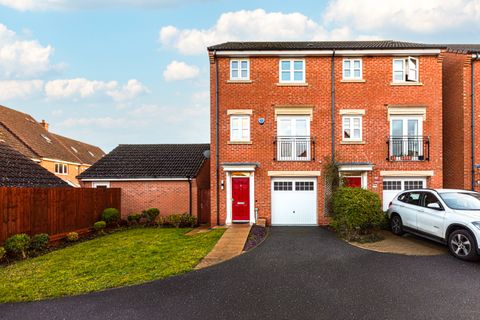 Coxwold Close, Hamilton, Leicester, Leicestershire LE5