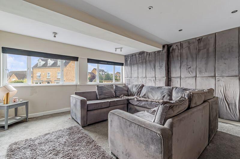 Agincourt Drive, Bingley photo 2