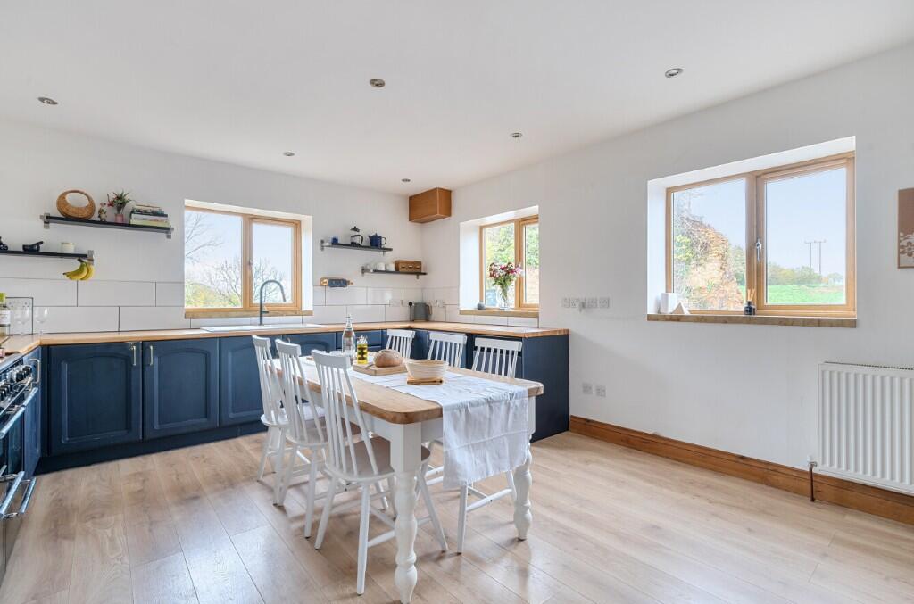 Lime Kiln Lane, Castle Cary, Somerset, BA7 7NX photo 3