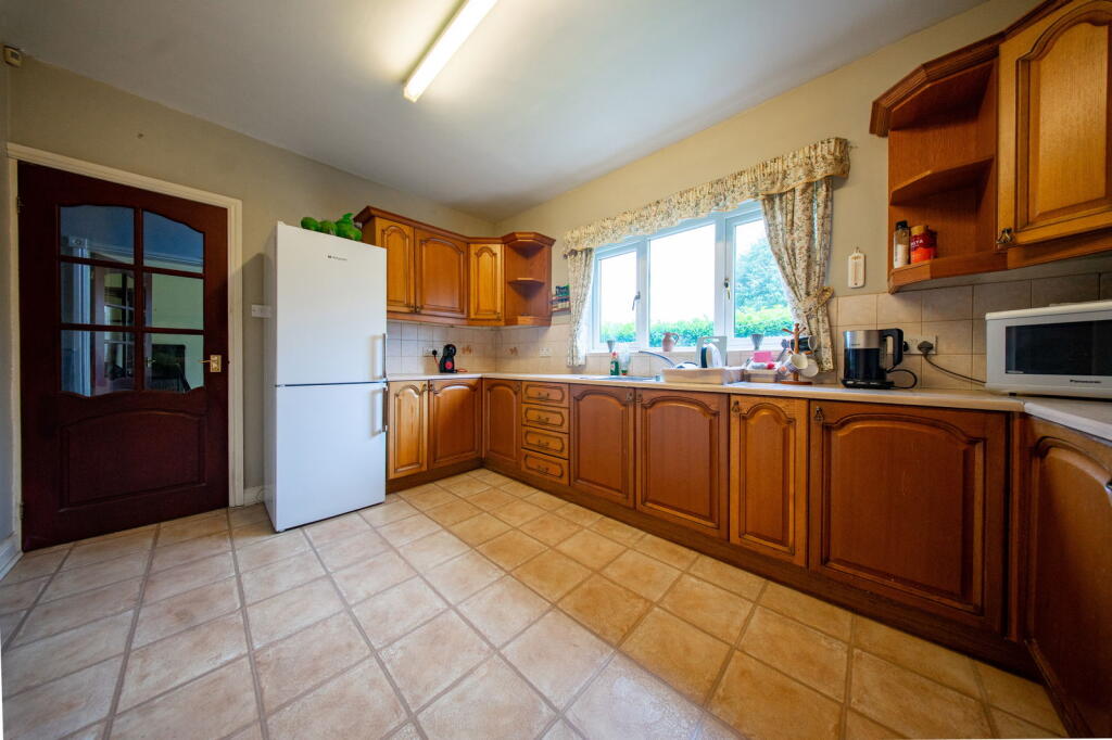 Additional image 8 of Valley Fold, Queensbury, Bradford, BD13 2LF