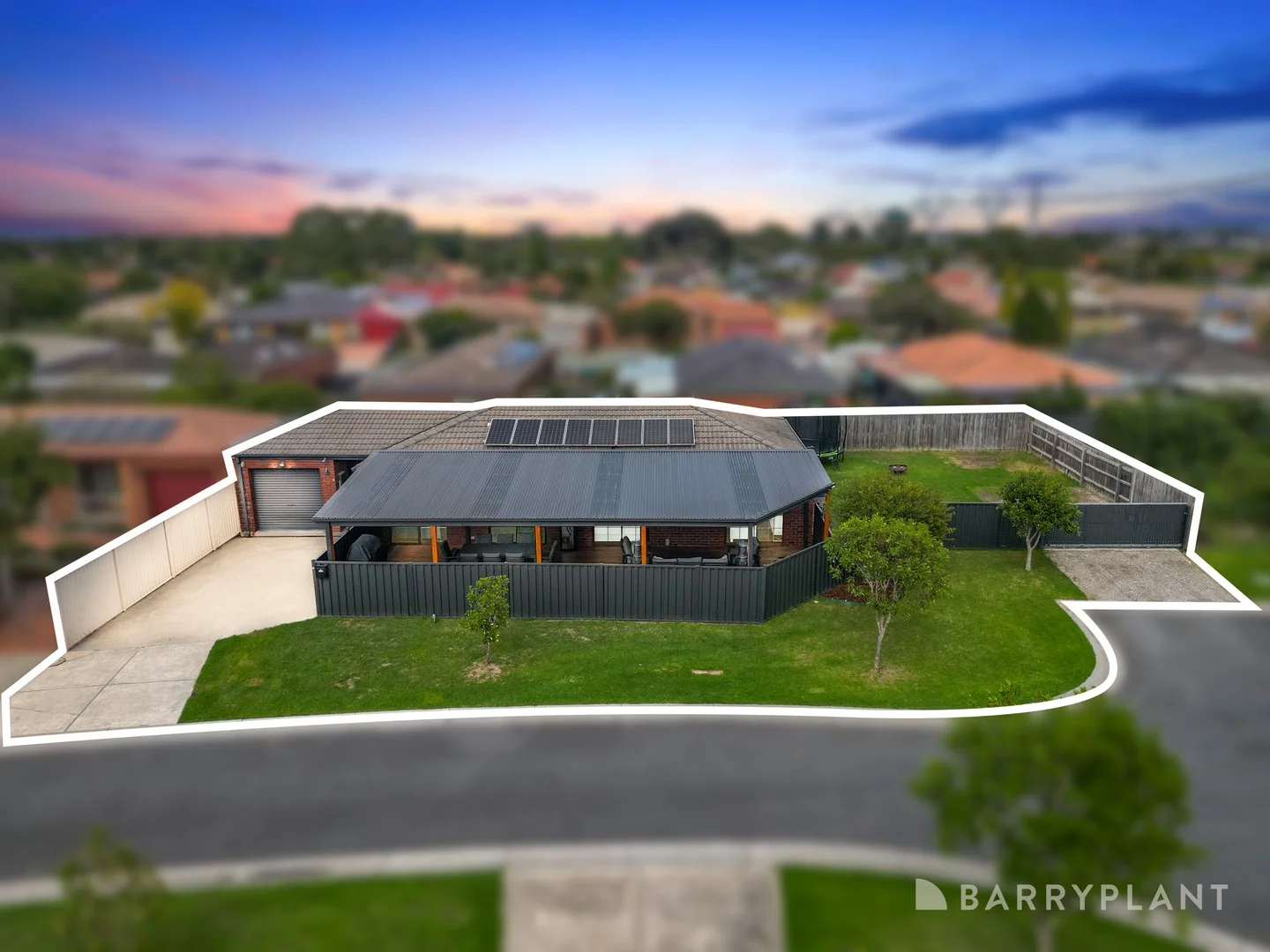 6 Orlit Close, Cranbourne North VIC 3977