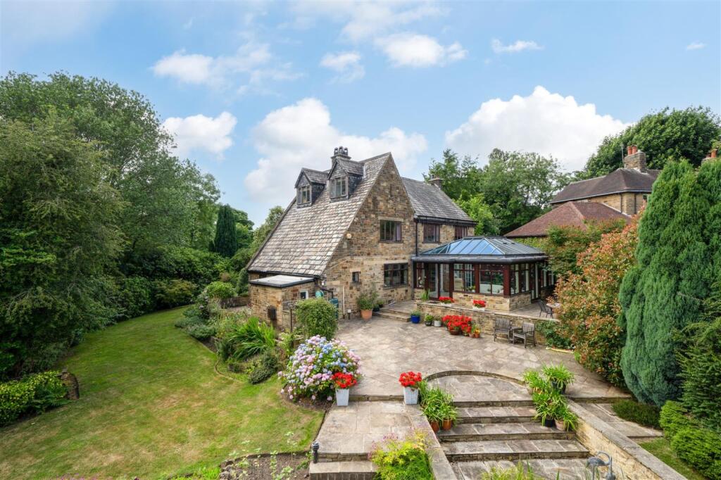 Acacia Park Drive, Apperley Bridge, West Yorkshire, BD10