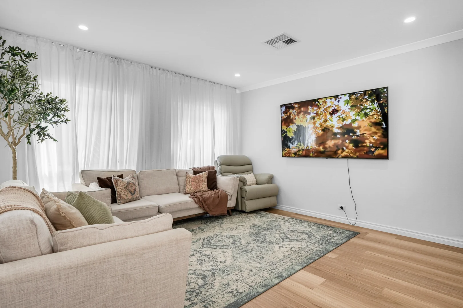 Additional image 14 of 152B Eudoria Street, Gosnells WA 6110