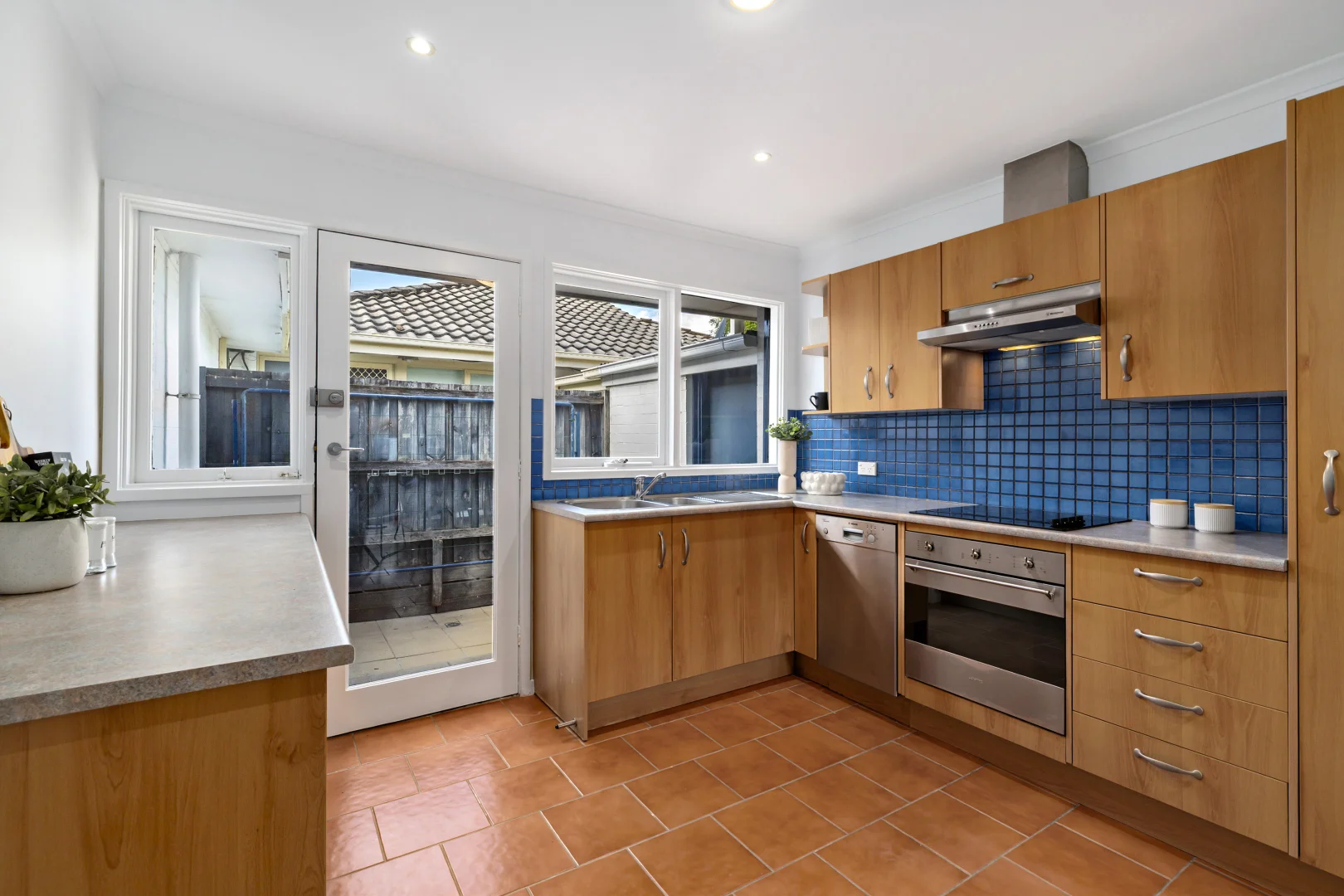 Additional image 5 of 2/14 Bay Street, Mordialloc VIC 3195