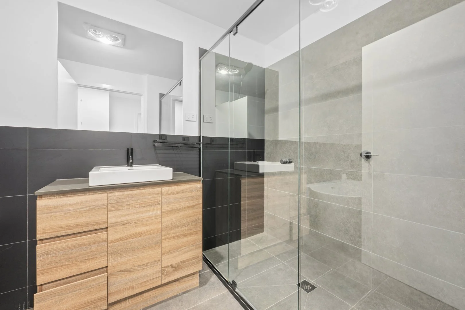 Additional image 8 of 21a Woodberry Avenue, Coombs ACT 2611