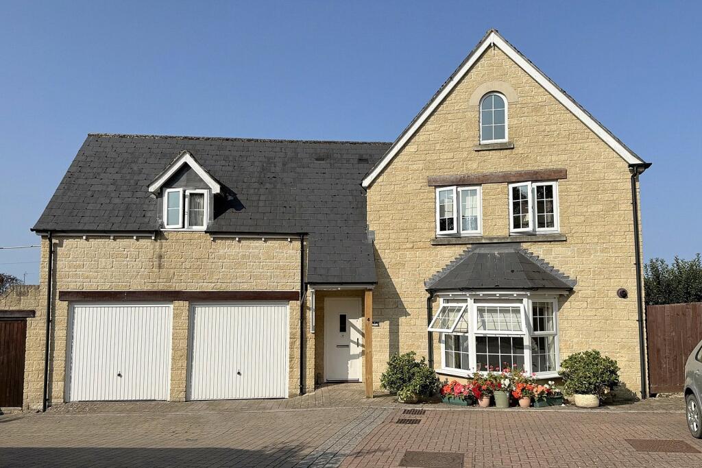 Manor Gardens, Wincanton, Somerset, BA9